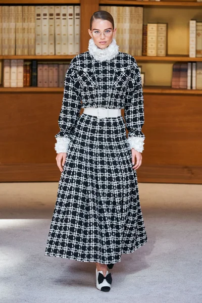Look 12